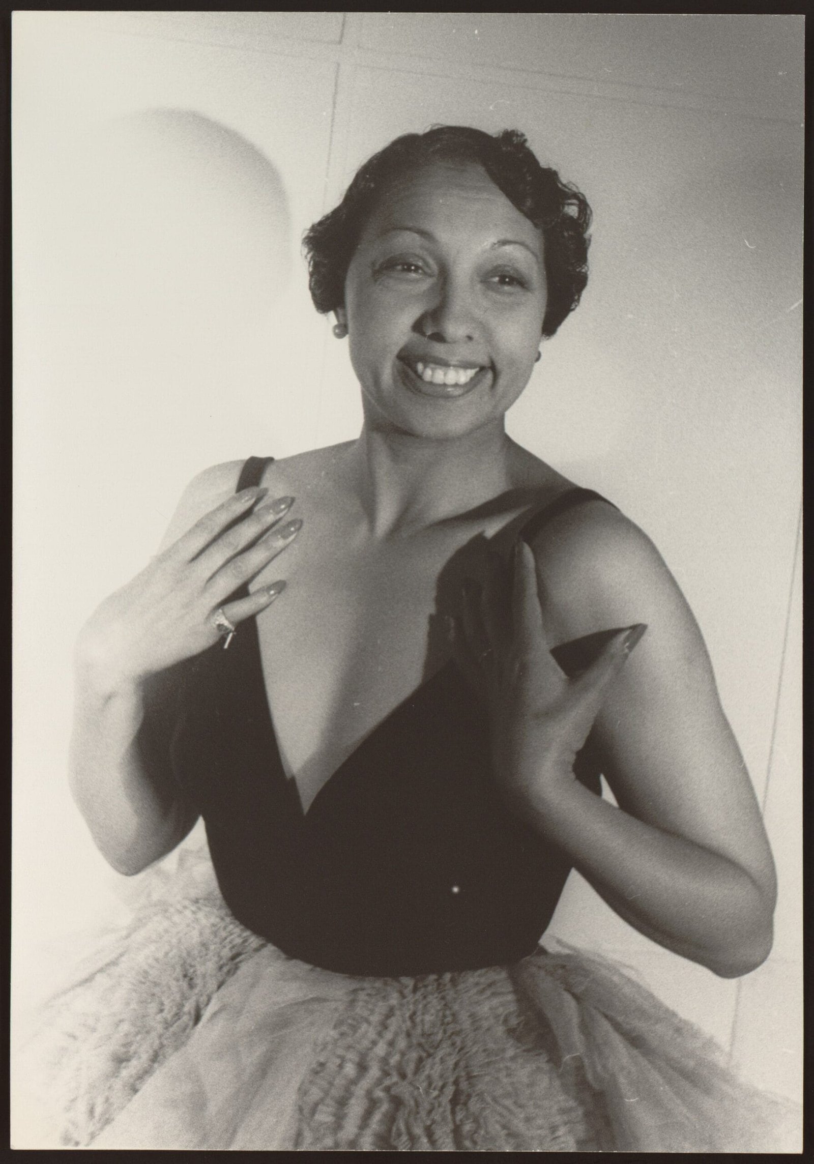 Josephine Baker, la espía de la Resistencia que ocultaba mensajes en su vestuario 2 Retrato de Josefina Baker, artista y espía de la Resistencia francesa durante la Segunda Guerra Mundial