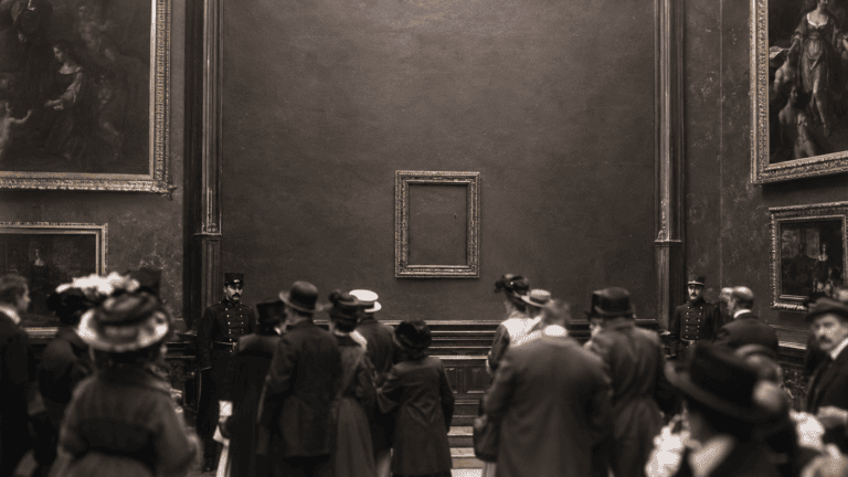 La pared vacía del Louvre.