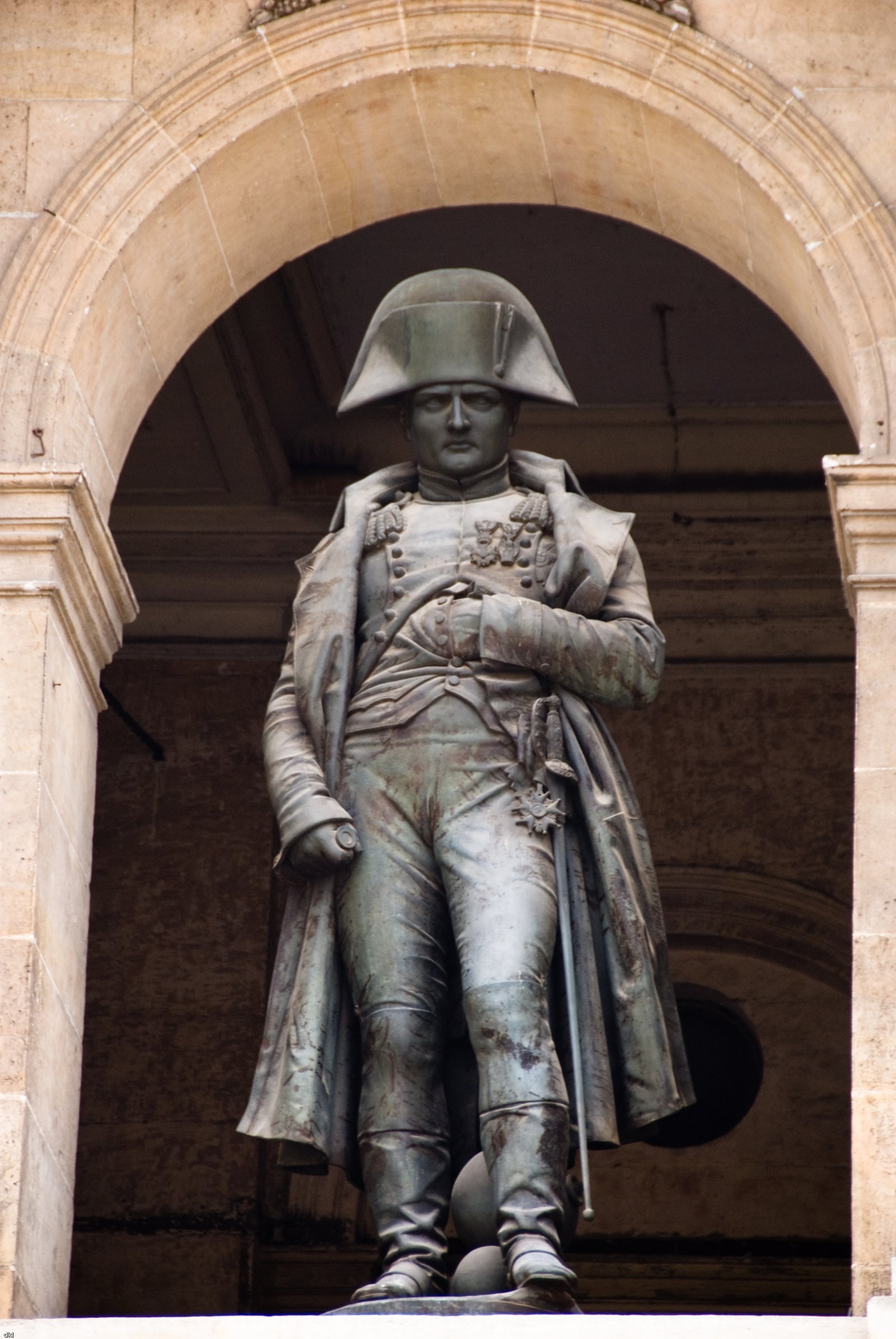 Napoleón Bonaparte: 10 cosas que probablemente no te contaron en clase 18 Estatua de Napoleón Bonaparte en París, fotografiada en Les Invalides
